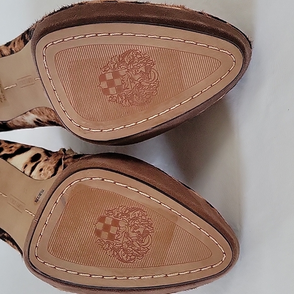 NEW Vince Camuto Dira Leopard Animal Print Calf Hai Platform Booties Size 7.5 - Picture 9 of 15